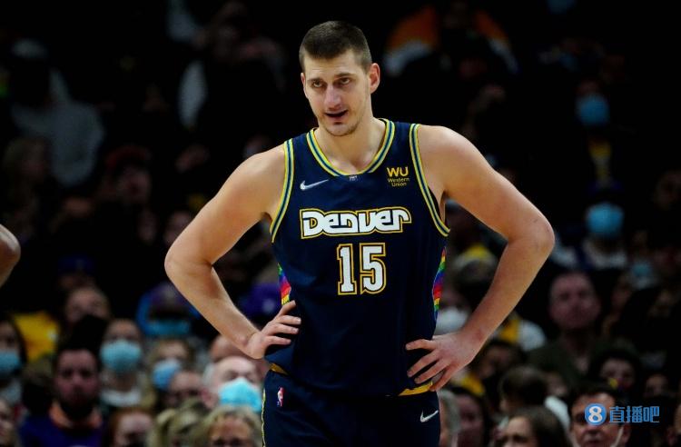 比赛场地的 比赛场地的