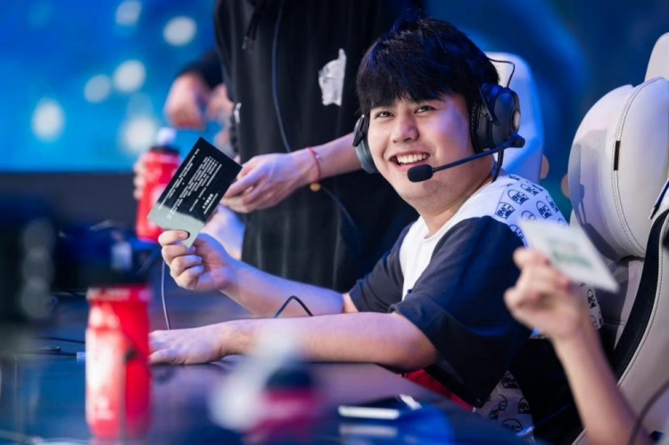 持球推进 持球推进