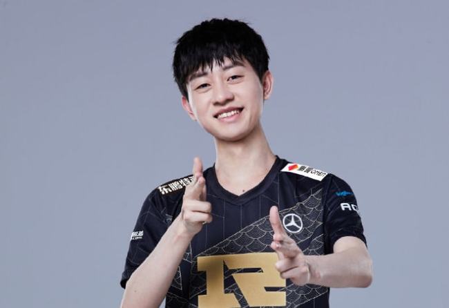 他通过坚持 他通过坚持