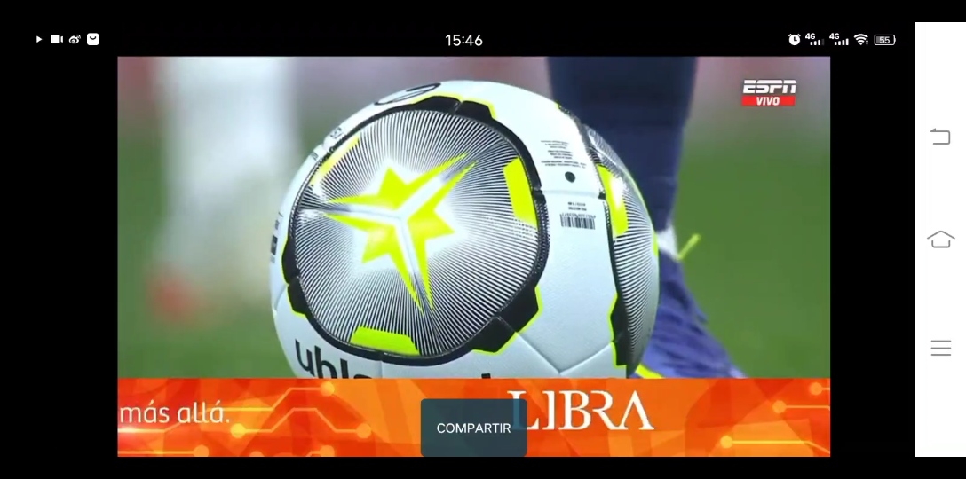 她以出色的 她以出色的